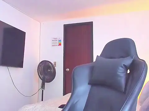 Snapshot of RJBarto chatting on 09.22.25 RJBarto online show from 09.22.25