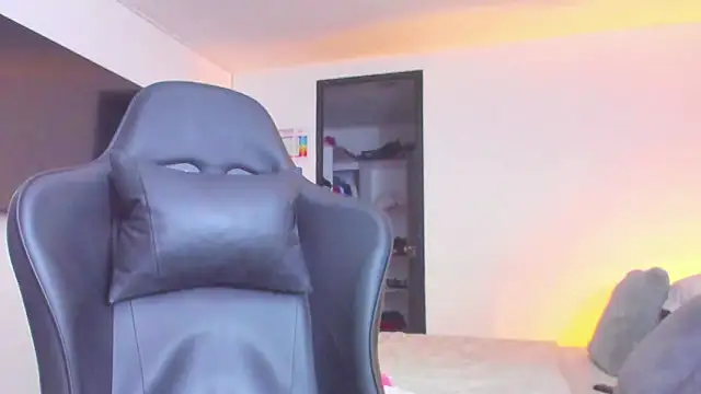 Snapshot of RJBarto chatting on 09.27.25 RJBarto online show from 09.27.25