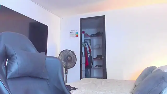 Snapshot of RJBarto chatting on 09.30.25 RJBarto online show from 09.30.25