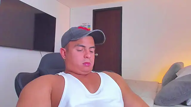 Snapshot of RJBarto chatting on 10.03.25 RJBarto online show from 10.03.25