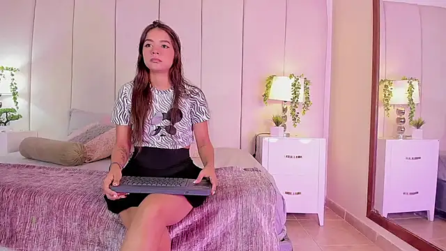 mia rousse25 online show from 09.20.25