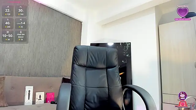 lily cash1 online show from 10.18.25