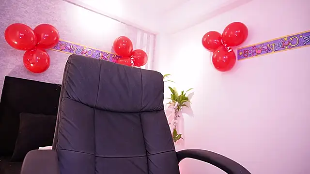 lily cash1 online show from 10.25.25