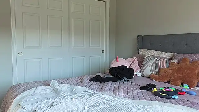 Snapshot of bambifarrina chatting on 10.03.25 bambifarrina online show from 10.03.25