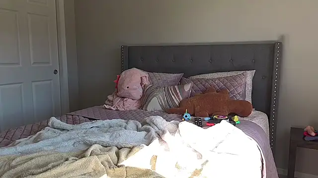 Snapshot of bambifarrina chatting on 10.08.25 bambifarrina online show from 10.08.25