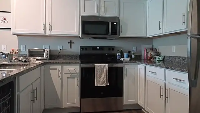 Snapshot of bambifarrina chatting on 10.18.25 bambifarrina online show from 10.18.25