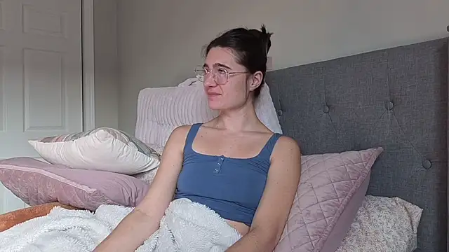 Snapshot of bambifarrina chatting on 01.15.26 bambifarrina online show from 01.15.26