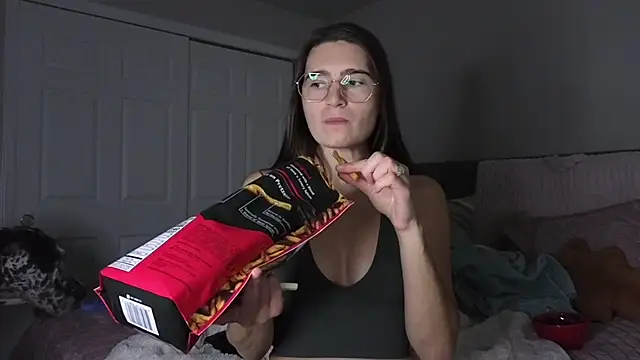 Snapshot of bambifarrina chatting on 01.18.26 bambifarrina online show from 01.18.26