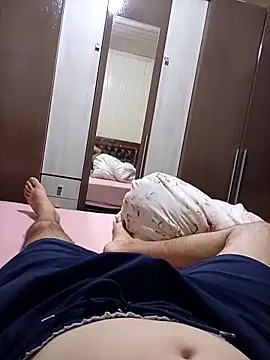 Snapshot of Gustavo198045 chatting on 02.14.26 Gustavo198045 online show from 02.14.26