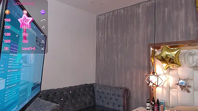 Foxxy Doll online show from 10.06.25