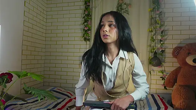 Snapshot of ashley_winhouse chatting on 10.06.25 ashley winhouse online show from 10.06.25