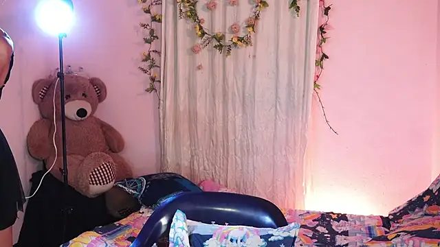 ashley winhouse online show from 07.10.26