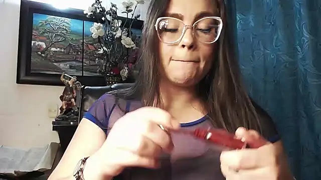 Snapshot of Laia__hadid chatting on 10.09.25 Laia hadid online show from 10.09.25