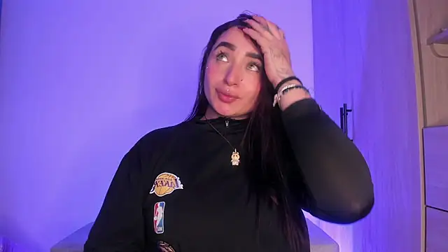 scarlett Collinss online show from 11.19.25