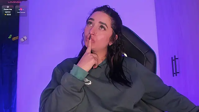 scarlett Collinss online show from 05.03.26