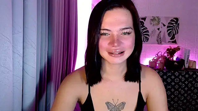 Snapshot of _SexyButterfly chatting on 10.14.25  SexyButterfly online show from 10.14.25
