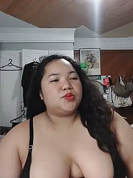 Snapshot of LianaCruzado chatting on 06.14.26 LianaCruzado online show from 06.14.26