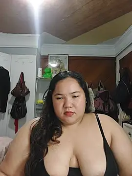 Snapshot of LianaCruzado chatting on 07.23.26 LianaCruzado online show from 07.23.26