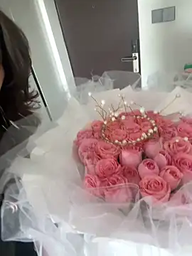 anna yngs online show from 02.14.26