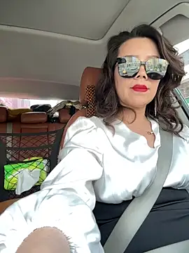 anna yngs online show from 06.18.26
