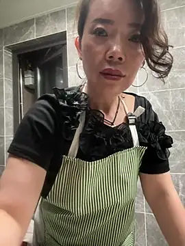 anna yngs online show from 07.28.26
