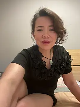 anna yngs online show from 07.28.26