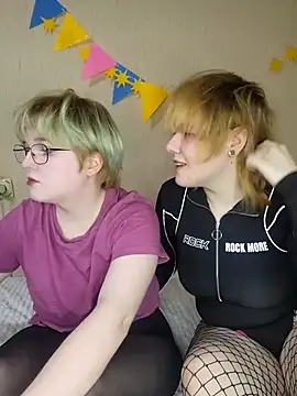 Snapshot of xrixsyx_and_ricky chatting on 10.03.25 xrixsyx and ricky online show from 10.03.25