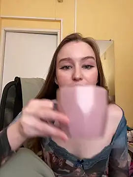 Snapshot of Mary_Sensory chatting on 03.10.26 Mary Sensory online show from 03.10.26