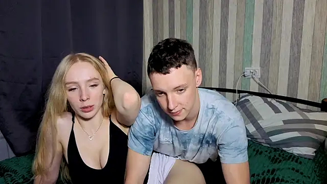 Snapshot of Emily0303 chatting on 09.16.25 Emily0303 online show from 09.16.25