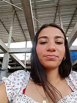 Snapshot of -juicy_ chatting on 10.10.25 -juicy online show from 10.10.25