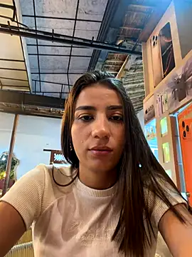 Snapshot of -juicy_ chatting on 11.12.25 -juicy online show from 11.12.25