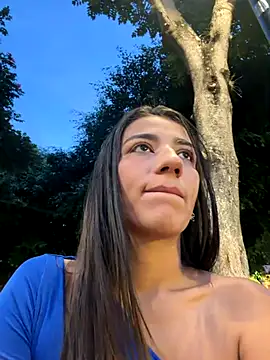 Snapshot of -juicy_ chatting on 11.14.25 -juicy online show from 11.14.25