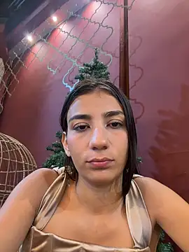 Snapshot of -juicy_ chatting on 11.27.25 -juicy online show from 11.27.25