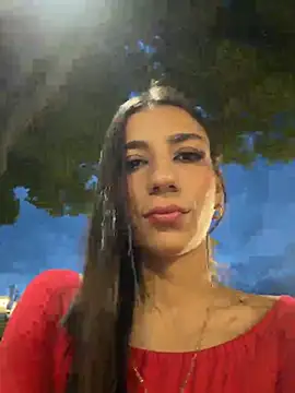 Snapshot of -juicy_ chatting on 05.21.26 -juicy online show from 05.21.26
