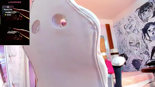 Snapshot of Lena_Bdsm chatting on 10.13.25 Lena Bdsm online show from 10.13.25