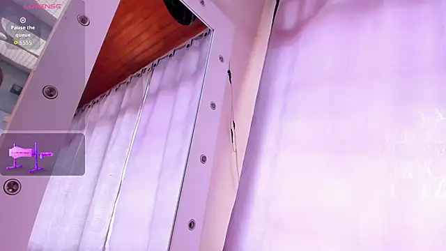 Snapshot of Lena_Bdsm chatting on 11.27.25 Lena Bdsm online show from 11.27.25