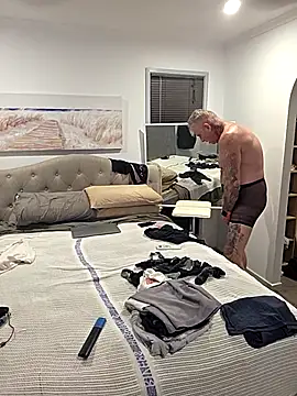 iamthepublickmasterbater online show from 11.28.25