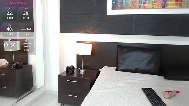 VioletLux online show from 11.22.25