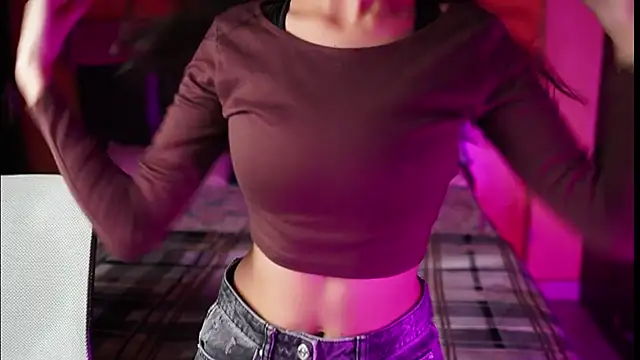 Snapshot of NidhiChandra chatting on 09.17.25 NidhiChandra online show from 09.17.25