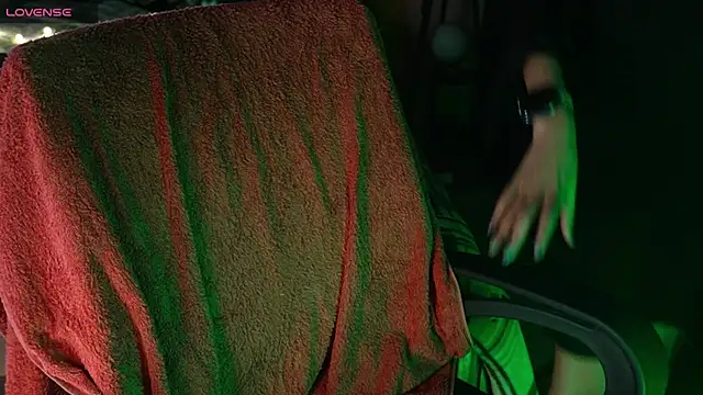 NidhiChandra online show from 12.18.25