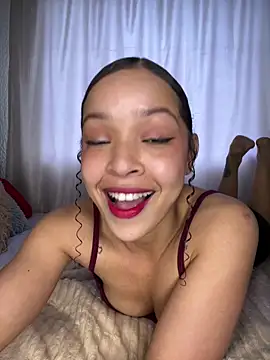 Snapshot of Yasmin777_ chatting on 10.12.25 Yasmin777 online show from 10.12.25