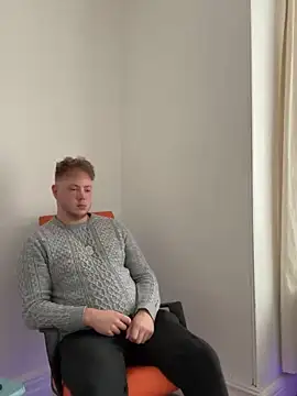 Snapshot of yourmaster2025 chatting on 09.17.25 yourmaster2025 online show from 09.17.25