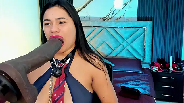 Snapshot of Issafoxx chatting on 09.29.25 Issafoxx online show from 09.29.25