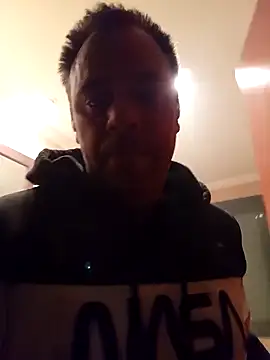 Snapshot of manchego85 chatting on 12.04.25 manchego85 online show from 12.04.25