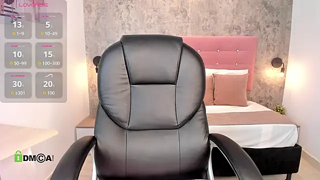 Snapshot of Dulcerose_01 chatting on 09.19.25 Dulcerose 01 online show from 09.19.25