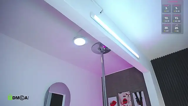 Snapshot of Dulcerose_01 chatting on 10.18.25 Dulcerose 01 online show from 10.18.25