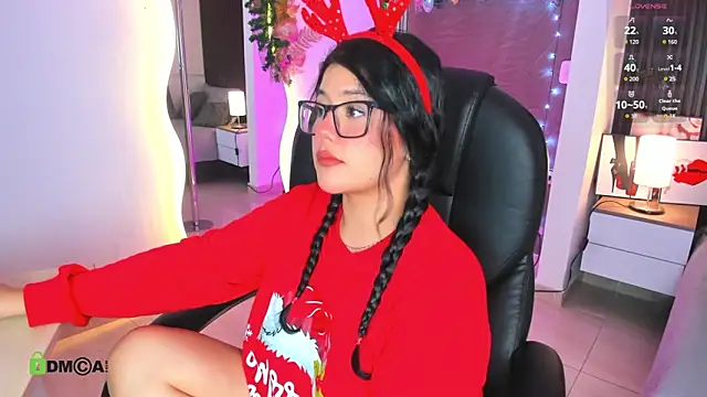 Snapshot of Dulcerose_01 chatting on 12.22.25 Dulcerose 01 online show from 12.22.25