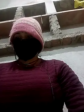 Snapshot of USER-MAYA chatting on 12.05.25 USER-MAYA online show from 12.05.25