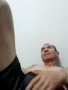 Snapshot of dionsa chatting on 12.04.25 dionsa online show from 12.04.25