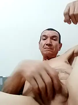 Snapshot of dionsa chatting on 12.05.25 dionsa online show from 12.05.25